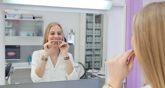 Invisalign Teen® – prozirni aparatić za zube kojeg tinejdžeri obožavaju